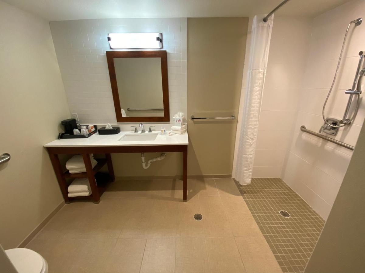 Comfort Suites Midland West Екстериор снимка