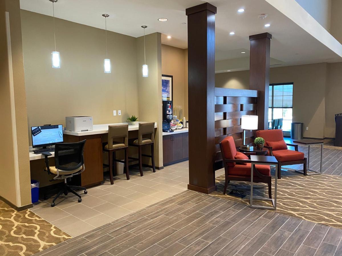 Comfort Suites Midland West Екстериор снимка