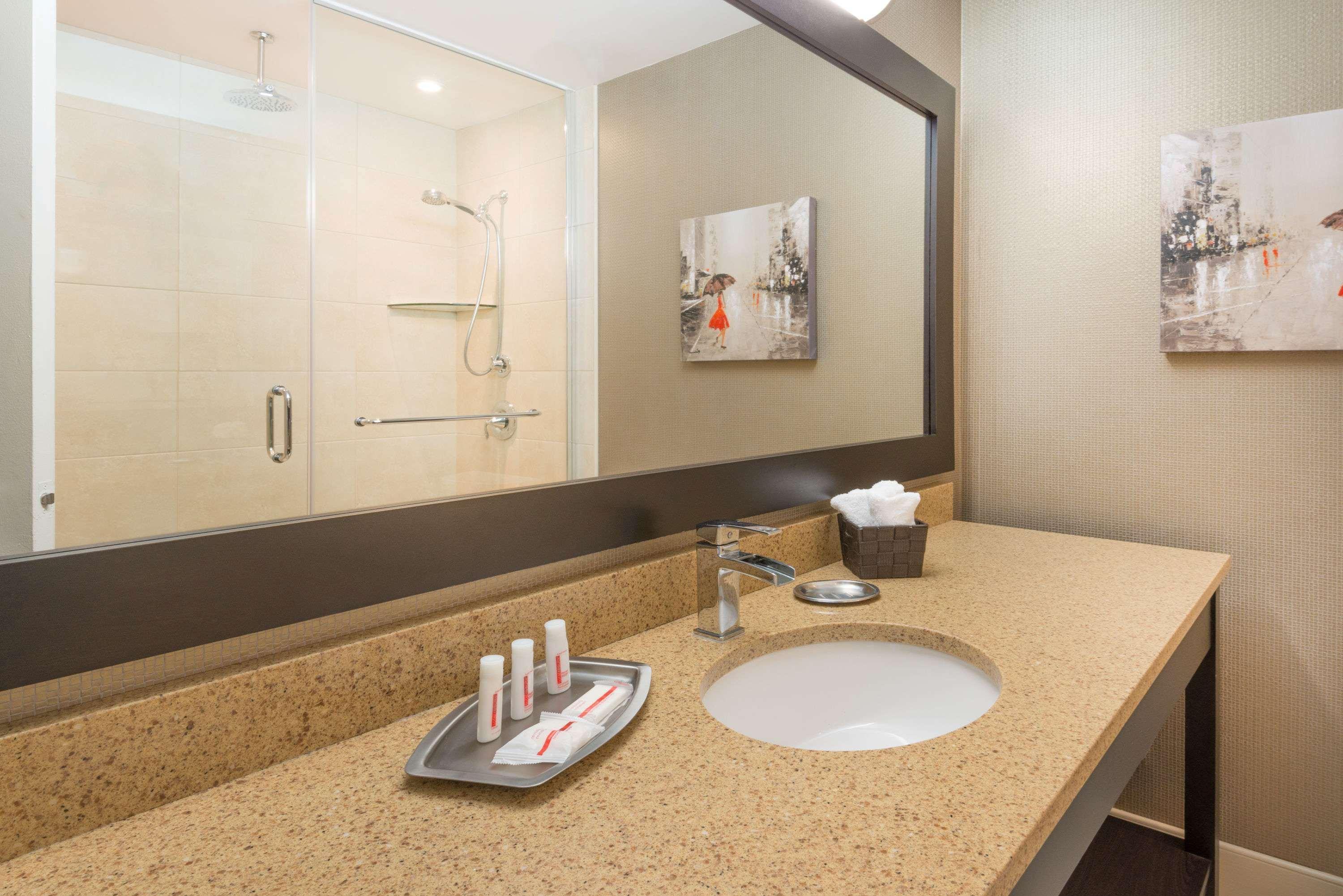 Comfort Suites Midland West Екстериор снимка